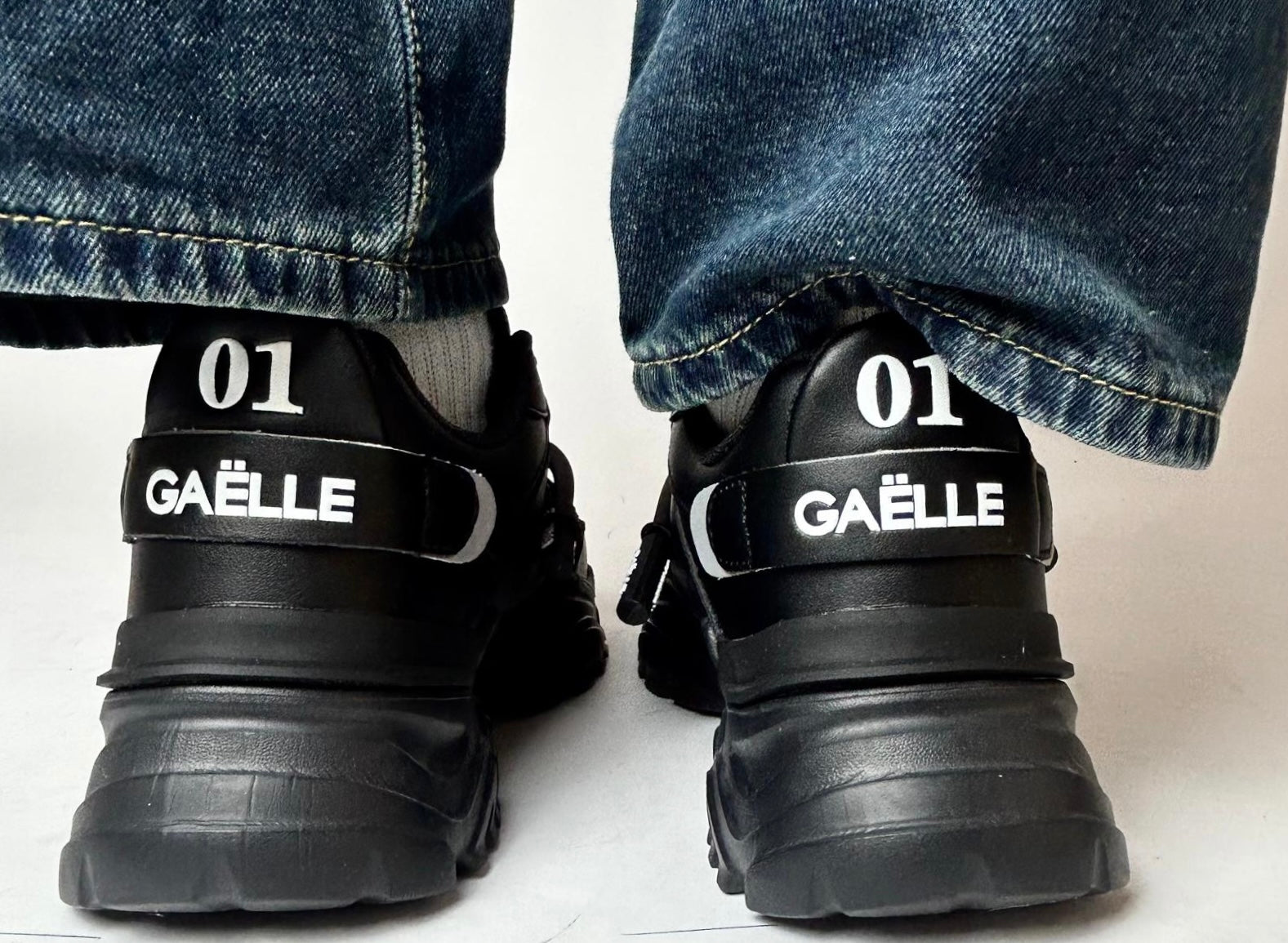 Sneakers Black - Gaƫlle Paris