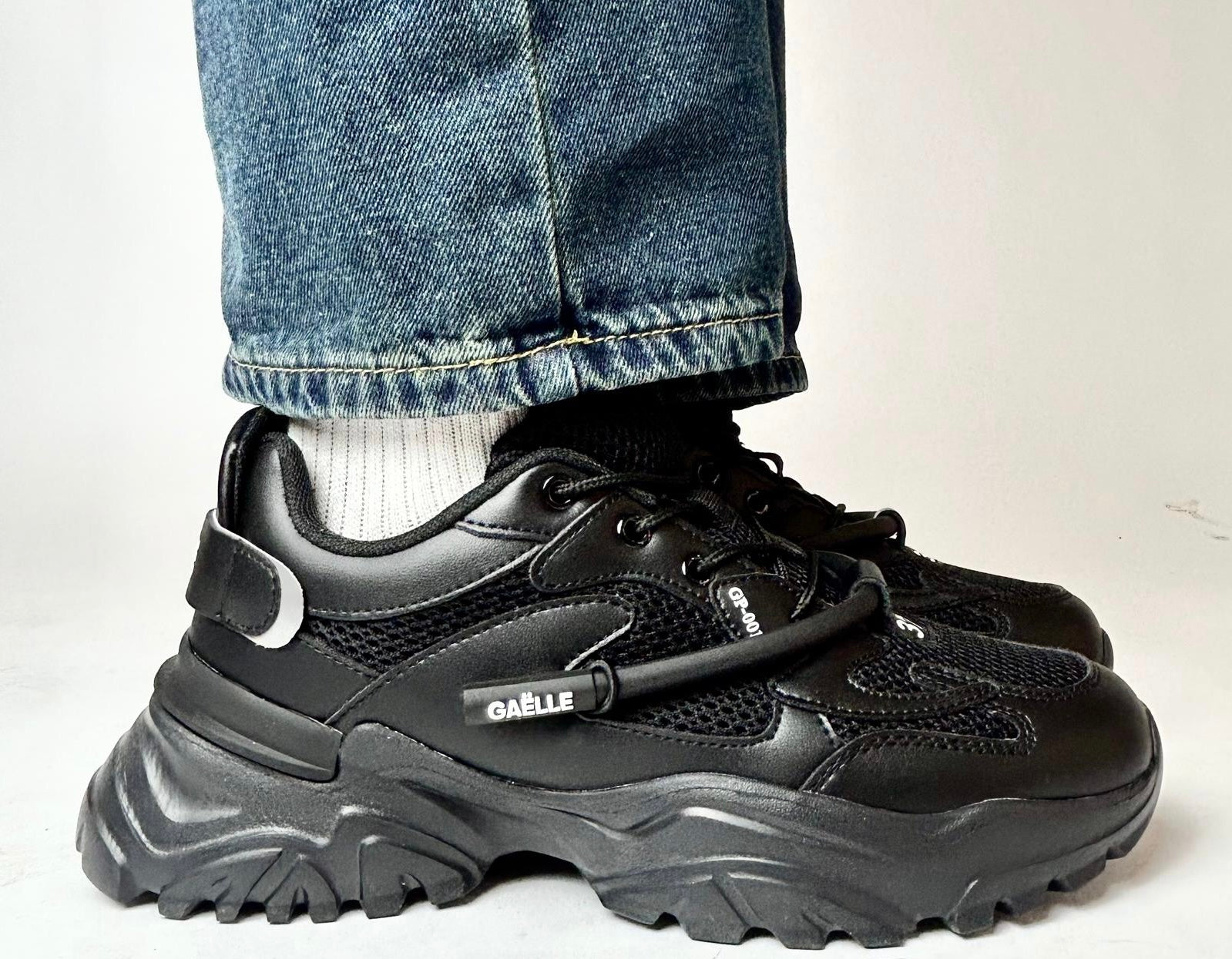 Sneakers Black - Gaƫlle Paris