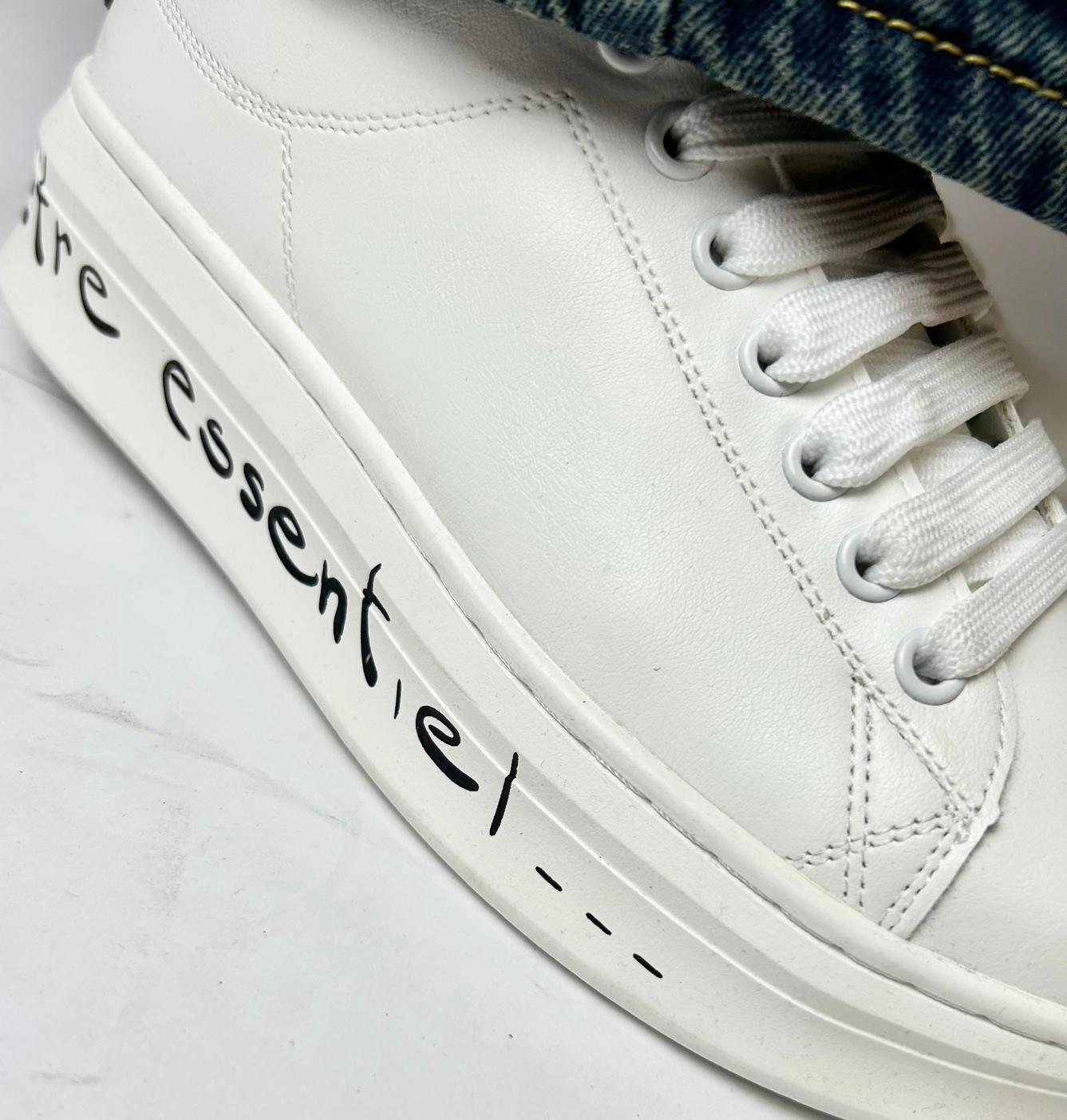 Sneakers Scritta - Gaƫlle Paris