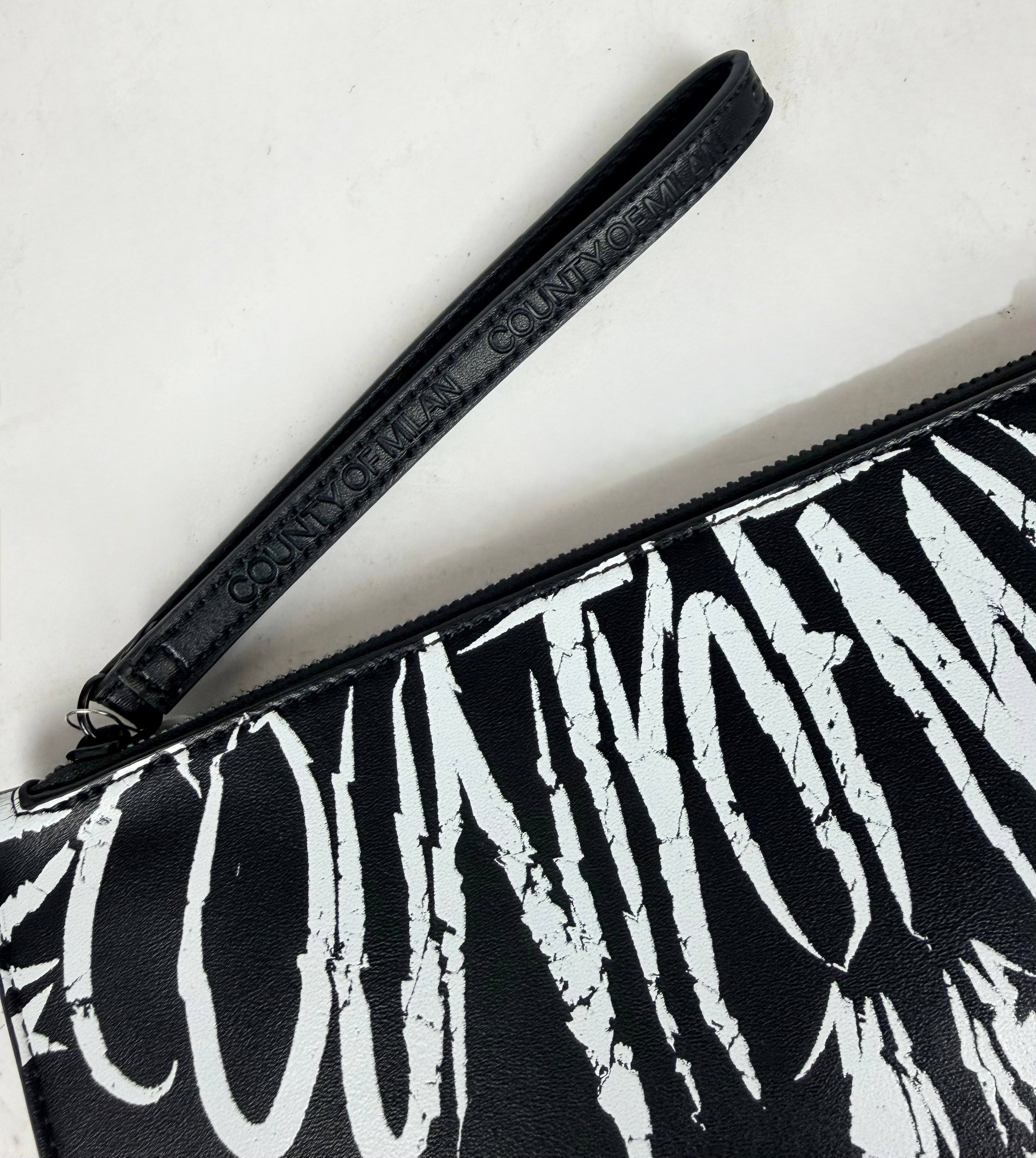 Pochette White Logo - County of Milan