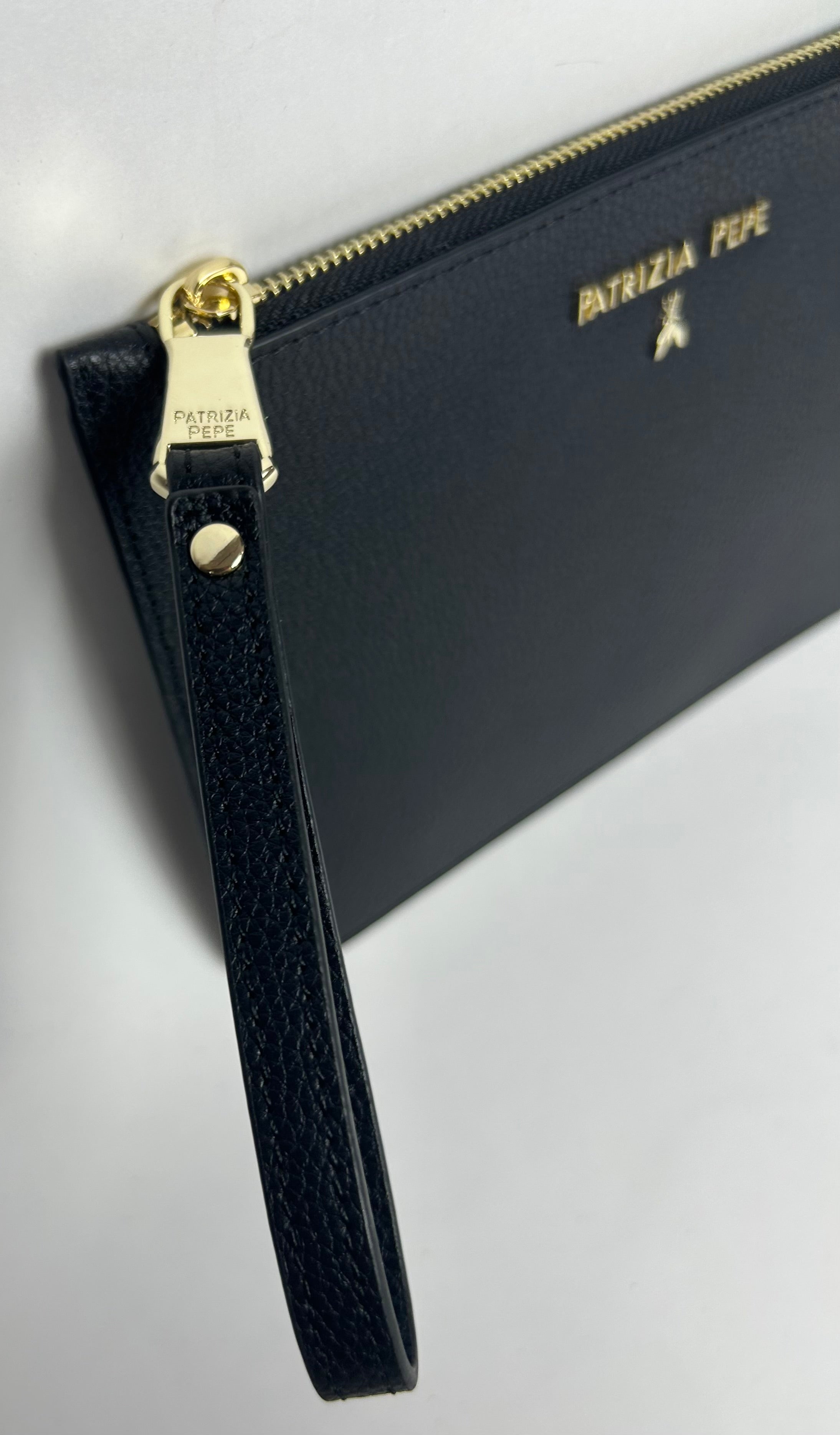 Lettering Clutch Flat, Black - Patrizia Pepe