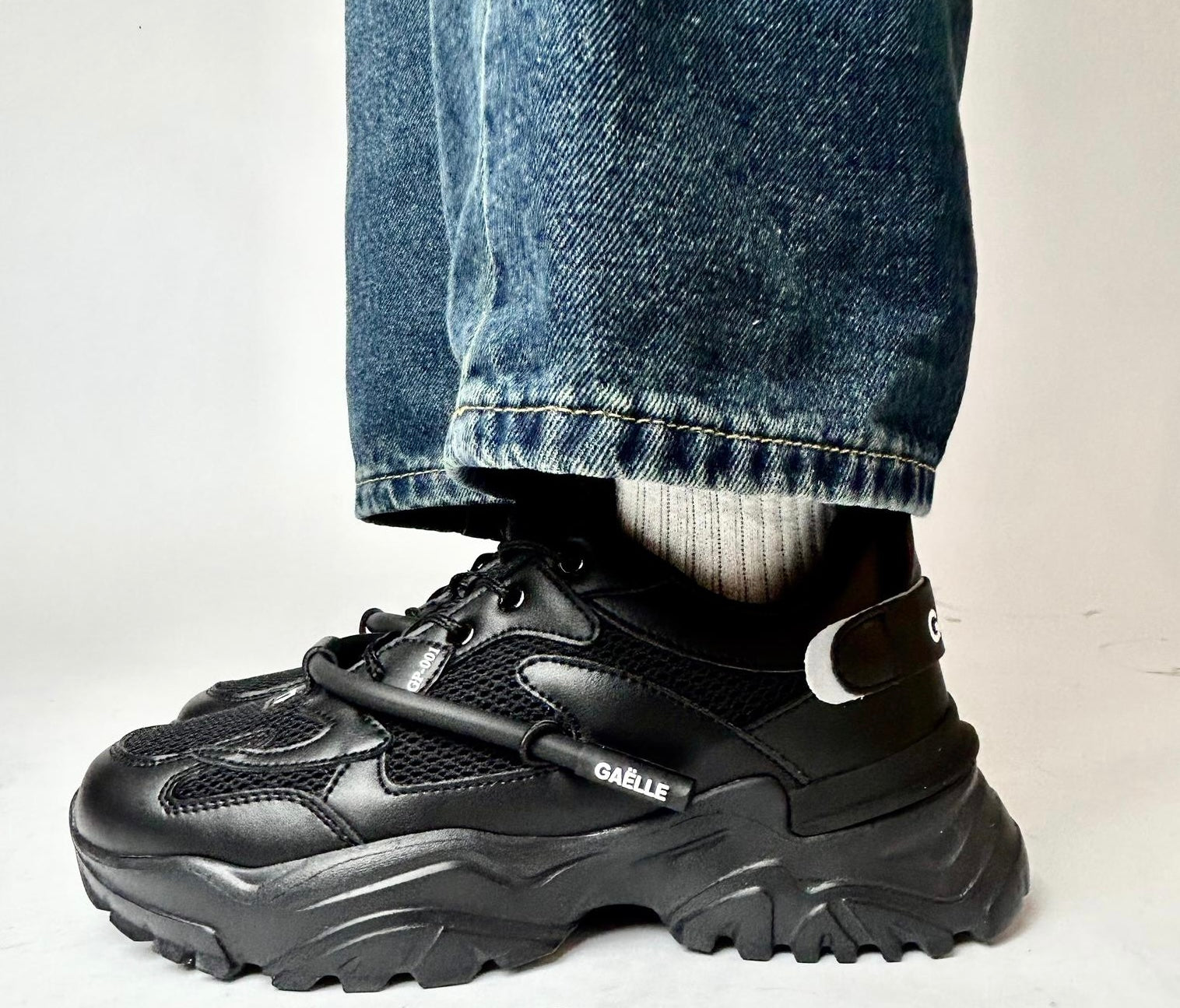 Sneakers Black - Gaƫlle Paris