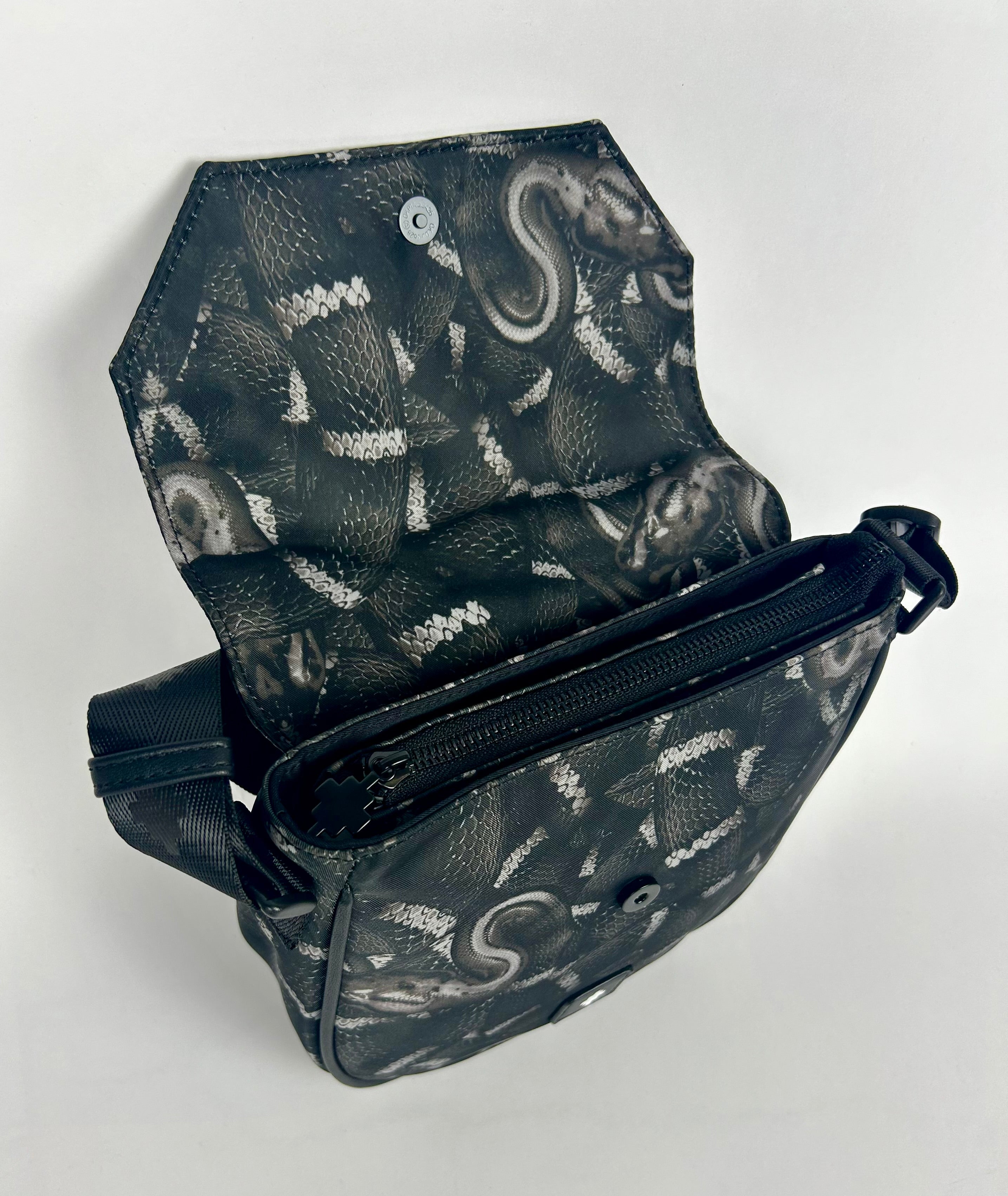 Borsello Snake, Jet Black - County Of Milan