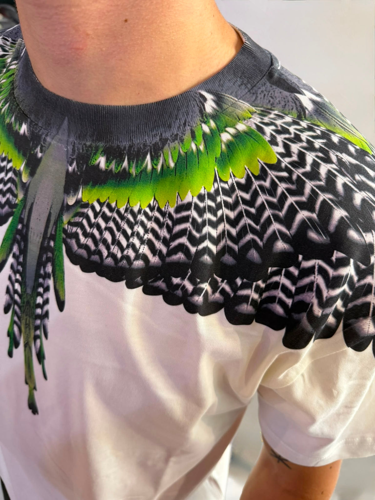 T-shirt Green/Black Wings, Bianco - County of Milan