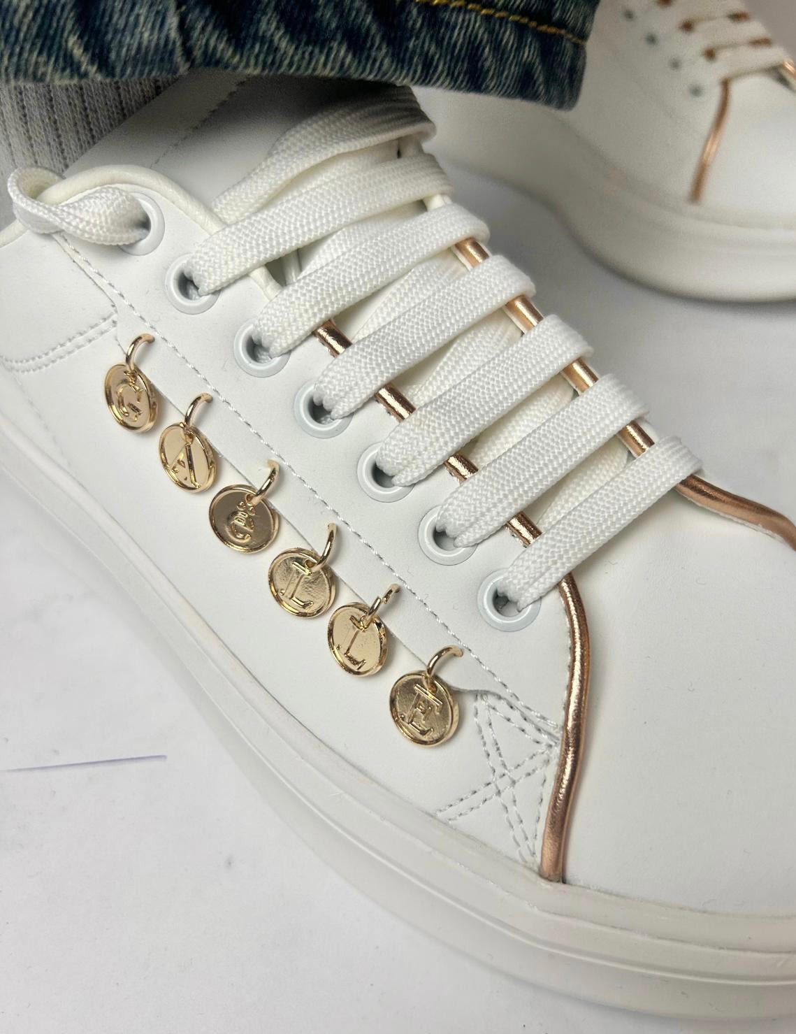 Sneakers Gold Charm - Gaƫlle Paris