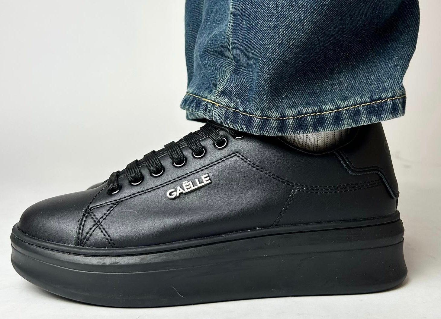 Sneakers All Black - Gaƫlle Paris