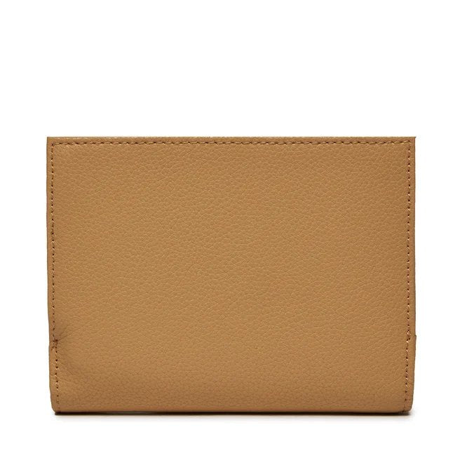 Booklet Wallet, Beige - Patrizia Pepe