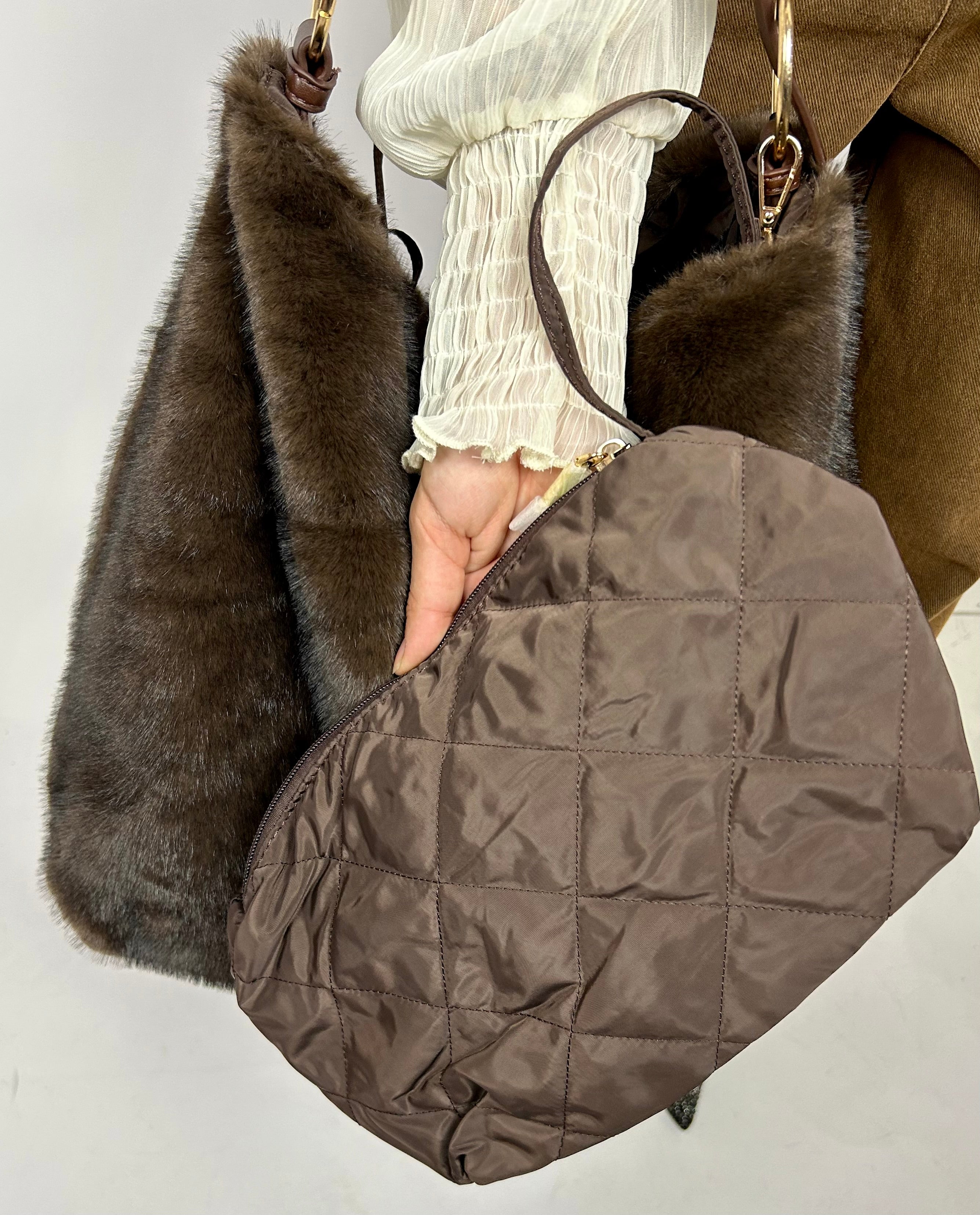 Shopper Fluffy Bag, Dark Brown - Souvenir