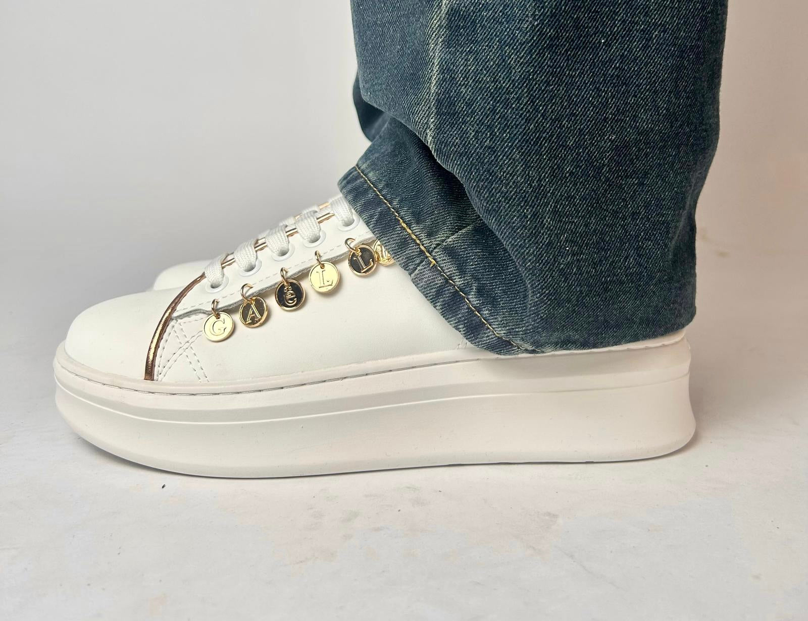 Sneakers Gold Charm - Gaëlle Paris