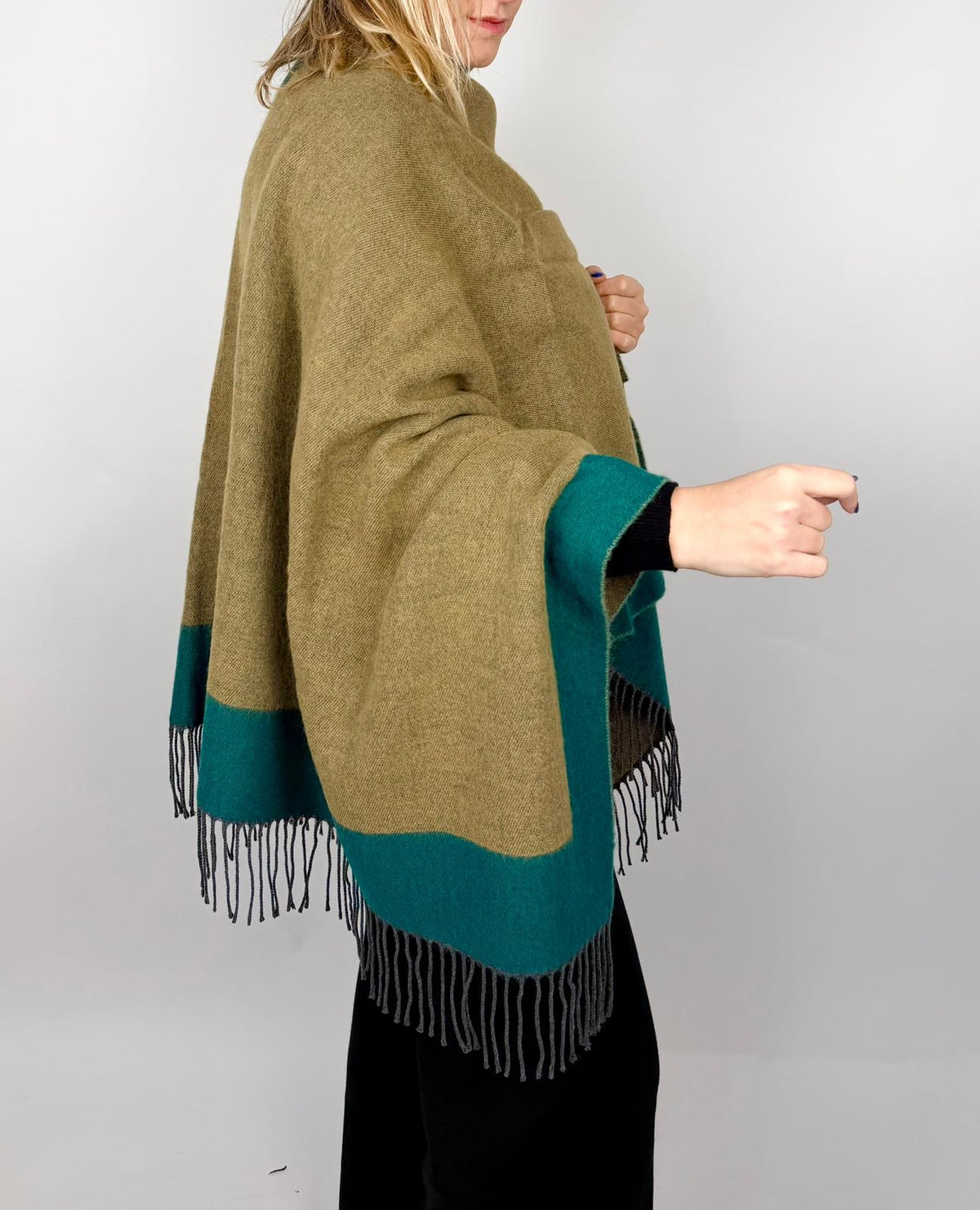 Mantella Bicolor - AdrianWool
