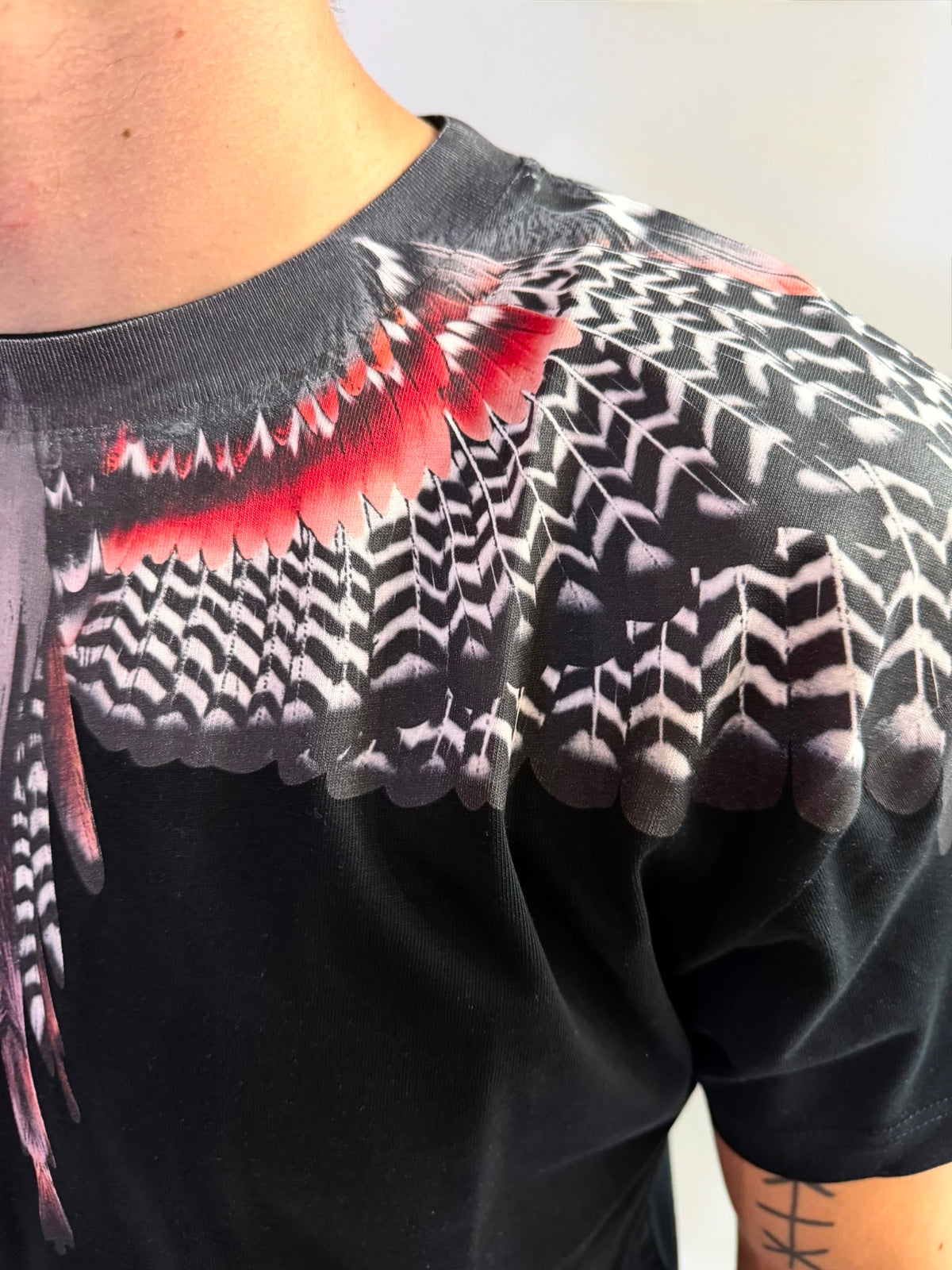 T-shirt Red/Black Wings, Nero - County of Milan
