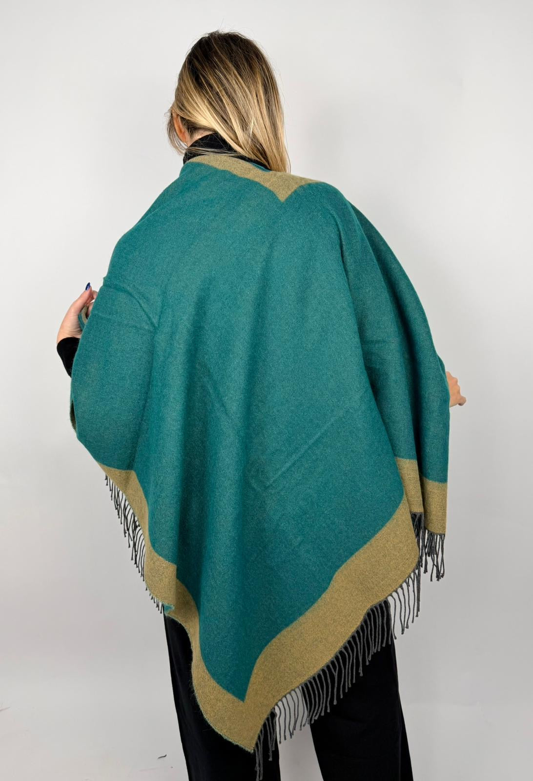 Mantella Bicolor - AdrianWool