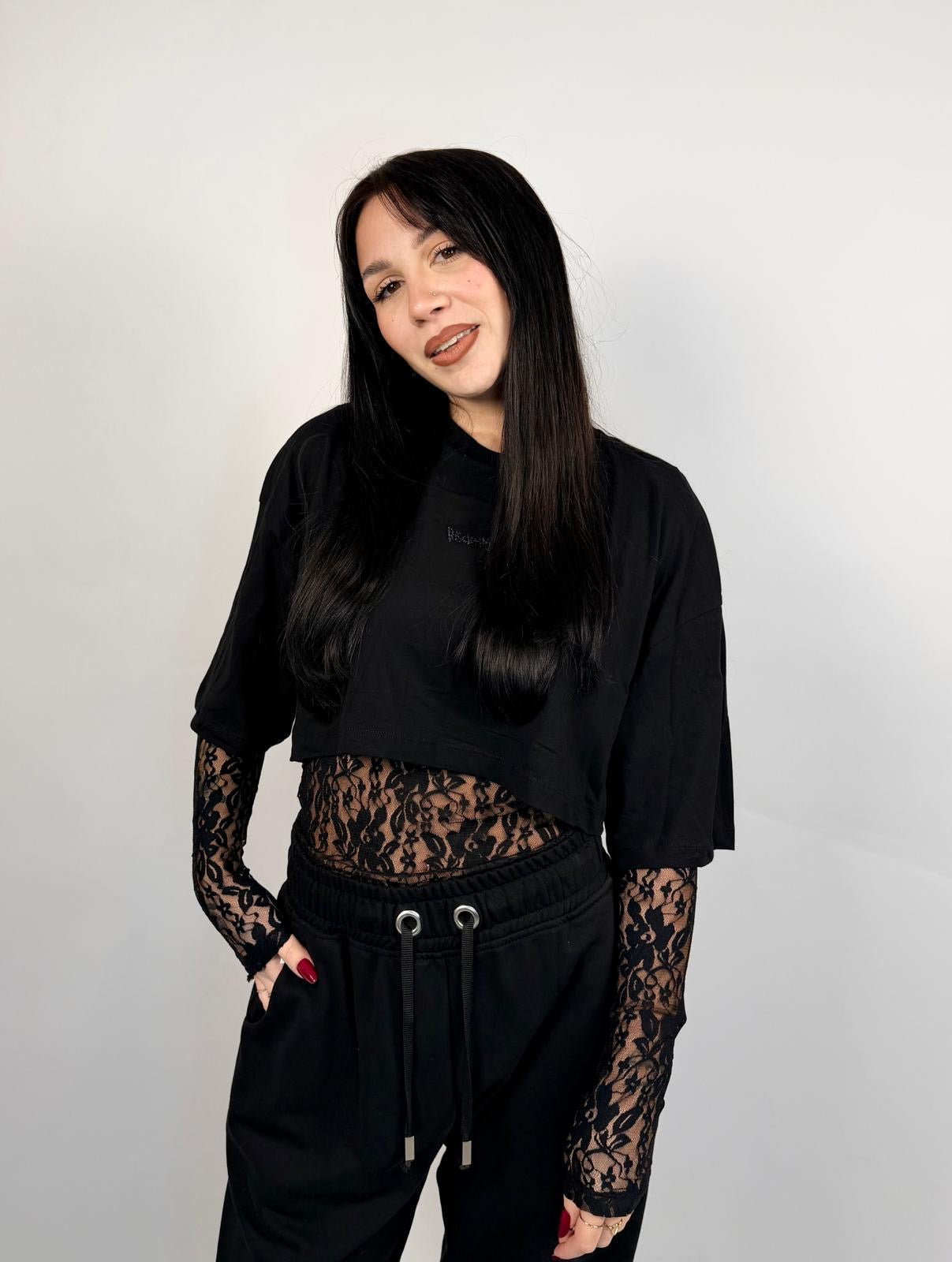 T-shirt Crop Pizzo, Nero - Disclaimer